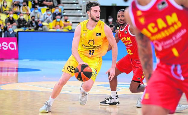 Sergi García cumple los dos meses de contrato y el Granca no alarga su estancia