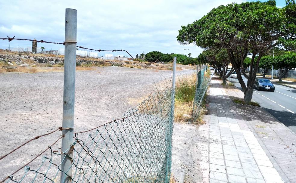 Urbanismo mantiene el 'baile de gasolineras' en San Lázaro