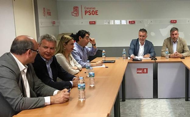 El PSOE apuesta por la continuidad de sus líderes en los congresos insulares