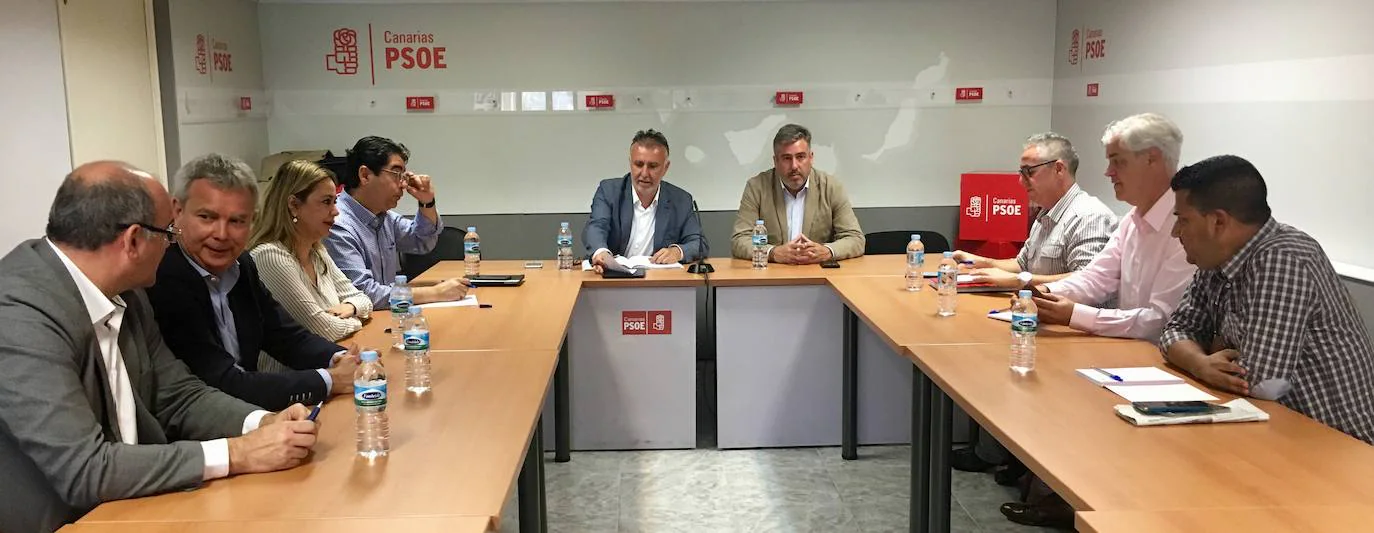 El PSOE apuesta por la continuidad de sus líderes en los congresos insulares