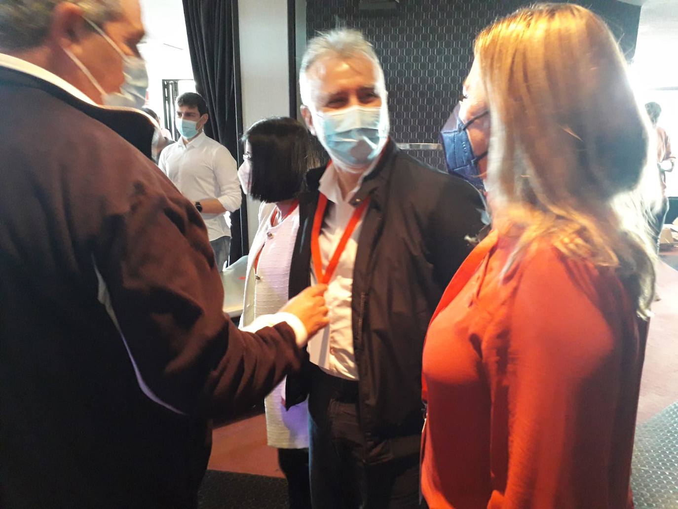 Corujo se reafirma al mando insular del PSOE, con refrendo de Torres y Darias