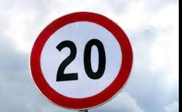 La DGT estudiará en un año si es efectivo prohibir el margen de 20 km/h para adelantar