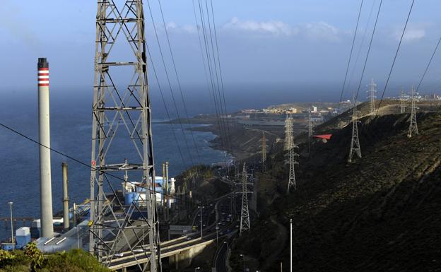 REE obtiene permiso para retirar 14 torretas entre Jinámar y Sabinal