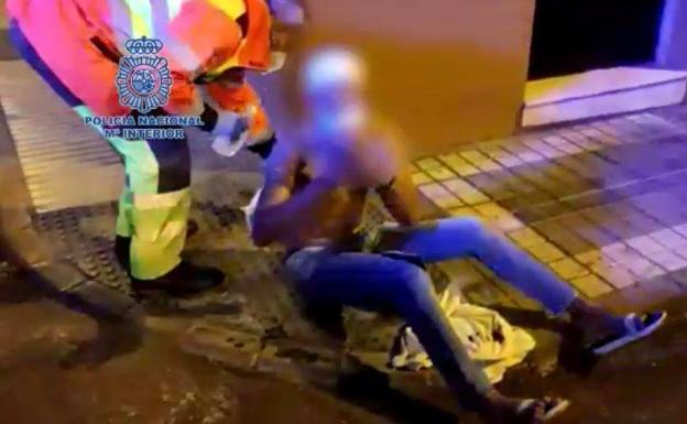 Detenidos tres hombres por una pelea tumultuaria en la capital grancanaria