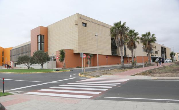 El PP denuncia el traslado de oncólogos desde Fuerteventura al Hospital Negrín