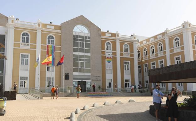 El Cabildo inicia la reforma del Reglamento de Honores y Distinciones