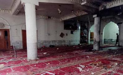 Al menos 30 muertos por un atentado en una mezquita de Pakistán