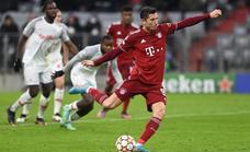 Lewandowski comanda otra escabechina del Bayern