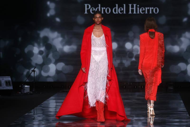 Pedro del Hierro ha sido la primera firma en desfilar en el recinto de Ifema en la 75 edición de Mercedes-Benz Fashion Week Madrid. 