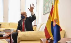 Morales reclama a los gobiernos canario y español la financiación para el tren «con urgencia»