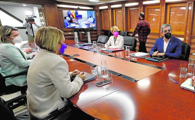 El Gobierno canario mantiene que carece devías directas para detener la escalada de precios