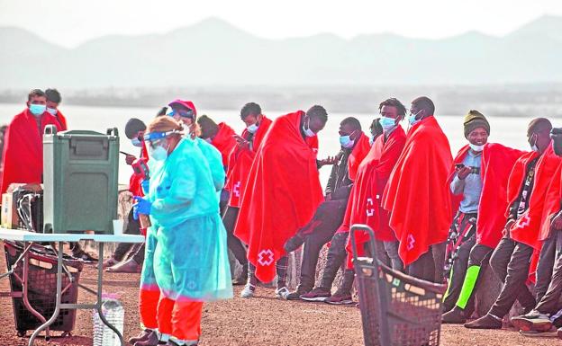 En inmigración el PSOE debe fiarse del PP