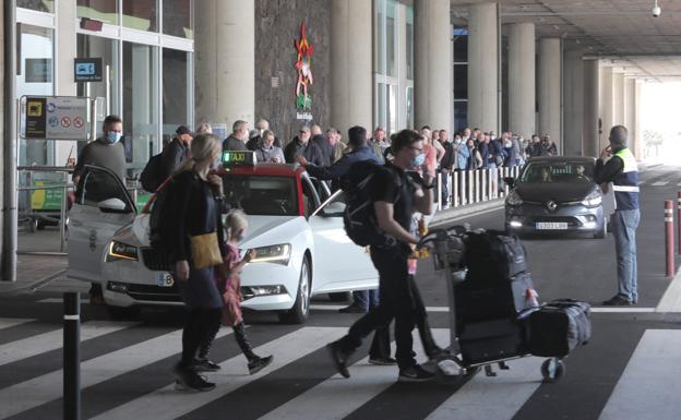 Patronal turística y Cámara demandan que se optimice la actividad de los taxis