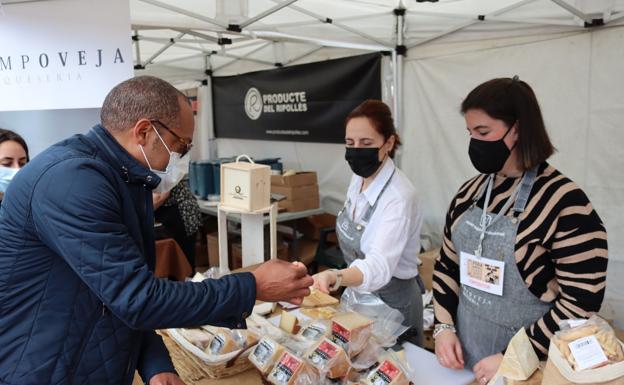 Gáldar recupera su feria del queso, que llega tras el éxito de la de Teror