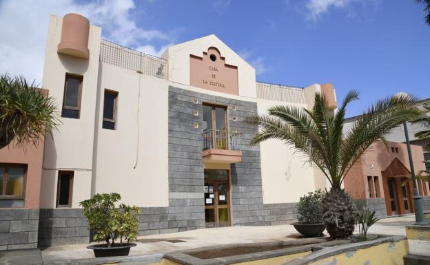 Inminente derribo de la Casa de la Cultura del Cruce de Arinaga, desalojada desde enero