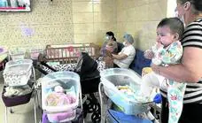 Bebés de vientre de alquiler, a la espera de sus padres extranjeros