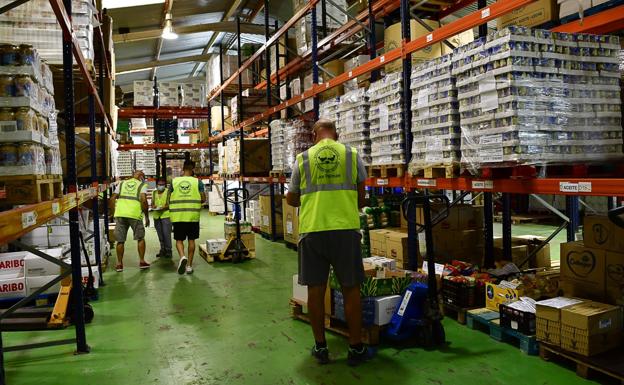 El paro del transporte y el alza de precios afectan al Banco de Alimentos