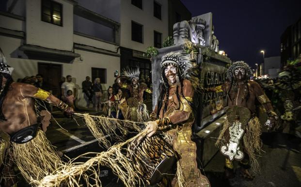 La cabalgata de Carnaval: con mascarilla y sin animales