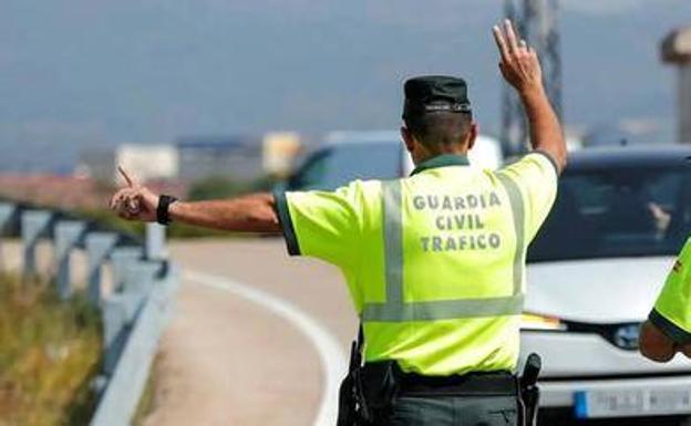 Las nuevas multas de la DGT que debe conocer para no perder los puntos