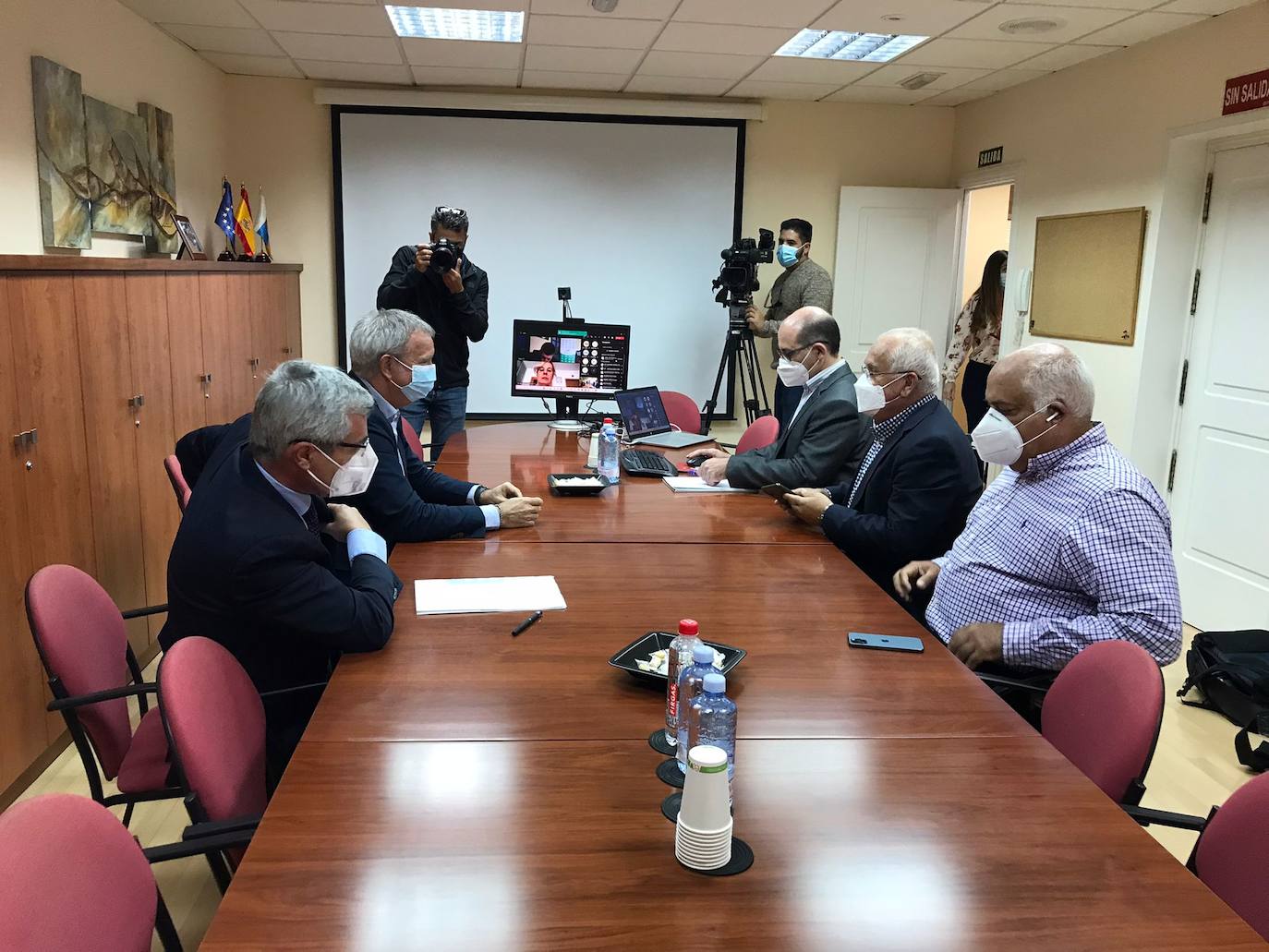 Los transportistas canarios dan un ultimatúm al Gobierno: o aprueba medidas esta semana o van al paro