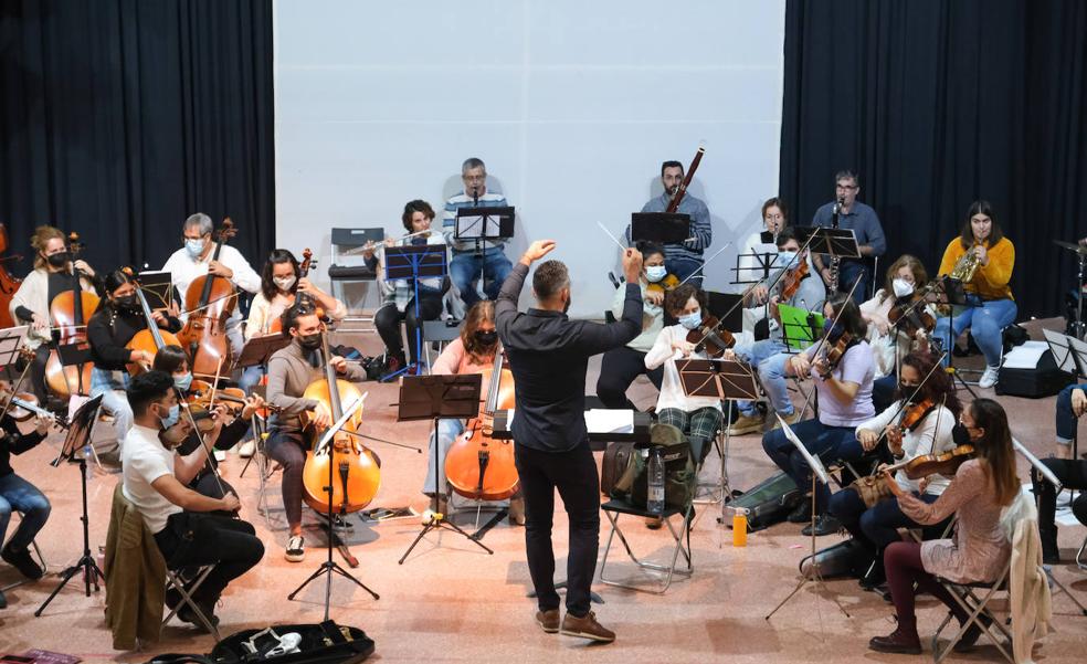 La Orquesta Comunitaria de Gran Canaria ofrece un concierto benéfico este domingo en el Alfredo Kraus