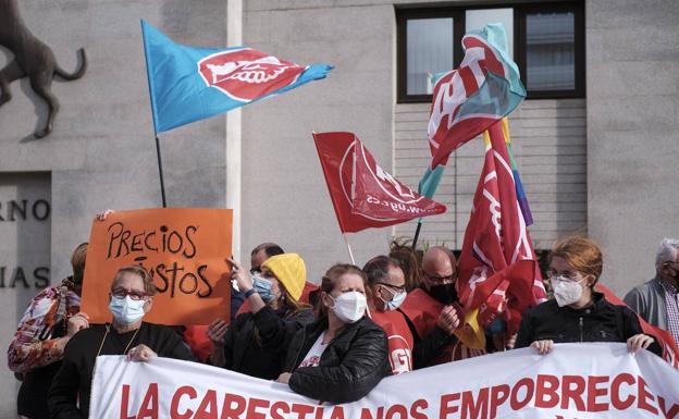 Los sindicatos piden control de precios para no «empobrecer a la clase media»