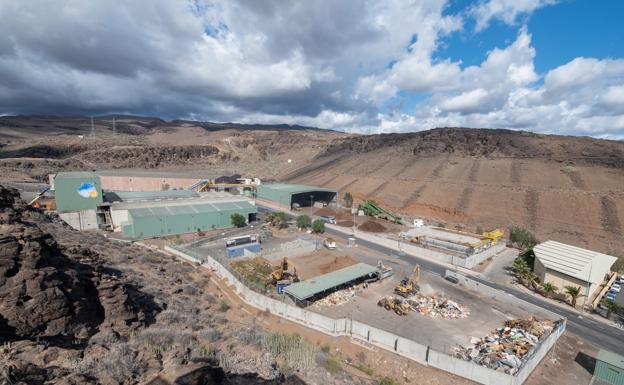 Morales advierte «neonegacionismo» en técnicos de la administración regional