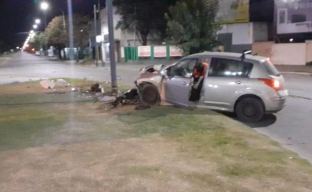 Rompe el récord mundial de alcoholemia y acaba contra un poste