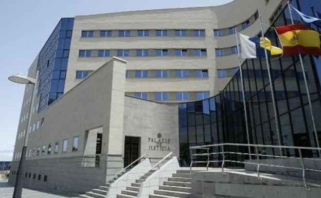 Juzgan a un hombre por abusar de una menor a la que cortejó con cartas