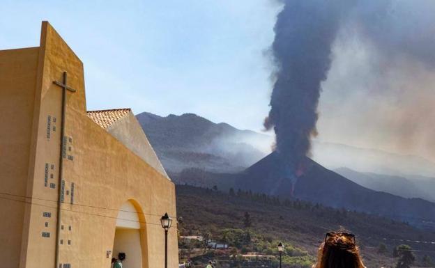 El Cabildo de La Palma garantiza que los damnificados por el volcán no serán desalojados de los hoteles