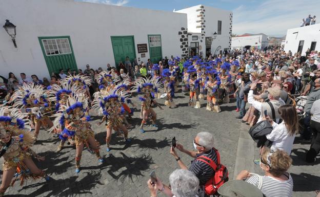 Más 11.000 visitantes el domingo en el mercadillo de Teguise