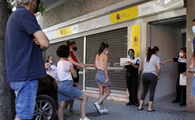 La paga de 460 euros del SEPE para quienes no alcanzan el mínimo cotizado