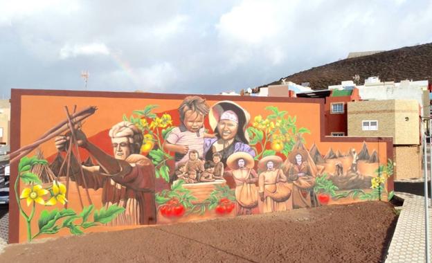 Montaña de Los Vélez homenajea a sus raíces con un mural dedicado a las mujeres aparceras