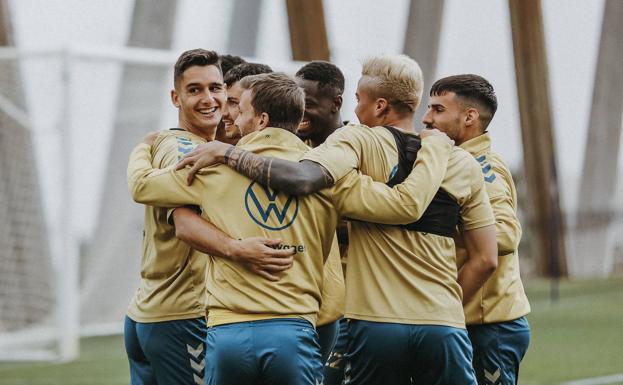 Confianza máxima en el vestuario de la UD: «Si ganamos en El Toralín, jugamos el playoff»