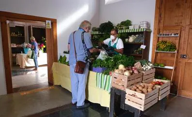 El mercado de las tradiciones de La Oliva amplía su oferta de productos locales