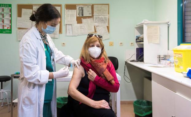 La Consejería de Sanidad reorganiza los puntos de vacunación de Gáldar y Santa Lucía de Tirajana