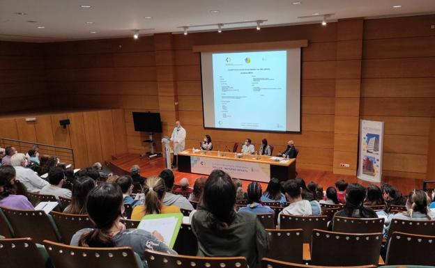 El Hospital Insular y la Fundación Mémora analizan la soledad no deseada durante la pandemia