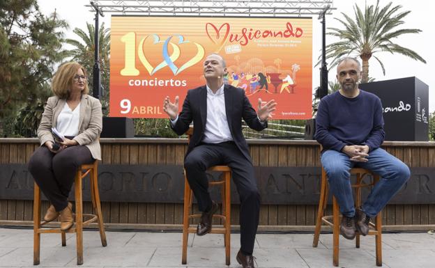De izquierda a derecha, Encarna Galván, Augusto Hidalgo y Yeray Rodríguez, ayer, durante la presentación de este concierto especial. / C7