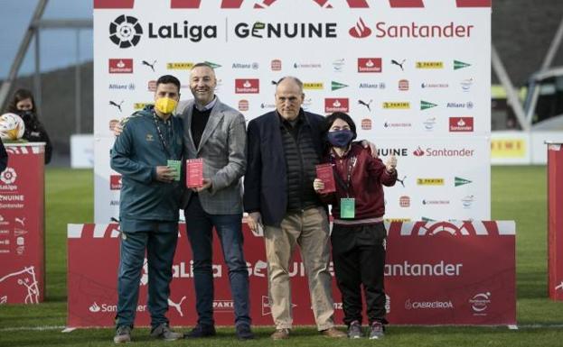 Javier Tebas se queda «alucinado» con la Ciudad Deportiva de la UD