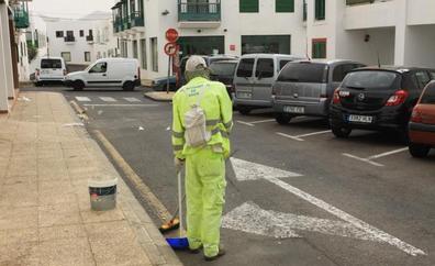 Yaiza acuerda revisar al alza la limpieza de calles y acepta el abono anual de 700.000 euros