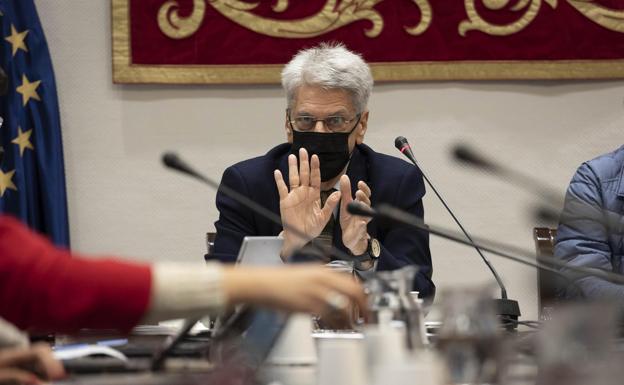 Julio Pérez reconoce que no todos los interinos podrán quedarse