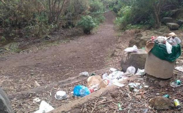 Denuncian acampadas y masificación en Azuaje