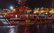 Rescatan dos pateras con 82 migrantes al sur de Gran Canaria