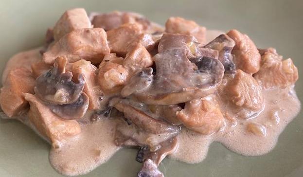 La receta de la semana: pollo en salsa de champiñones