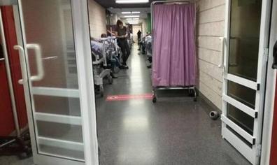 «Ocho horas de tortura y angustia en un pasillo» en Urgencias del Negrín
