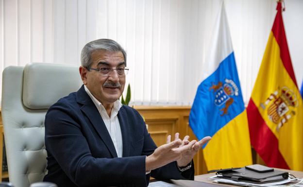 «Canarias necesita fuerzas políticas que no estén tuteladas»