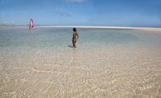 Las playas de Jandía 'refrescan' cinco sucursales de Correos de la Península