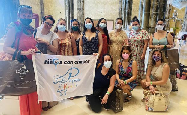 Once madres de la Fundación Pequeño Valiente se toman «Un día de respiro» en el hotel Lopesan Villa del Conde