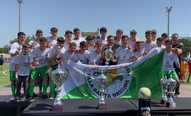 El cadete del Villa de Santa Brígida se doctora y conquista el Mundialito de Clubes en Cambrils