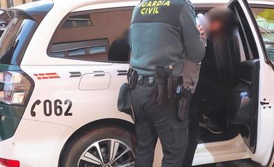 Detenido por robar tres coches en un concesionario en Abona